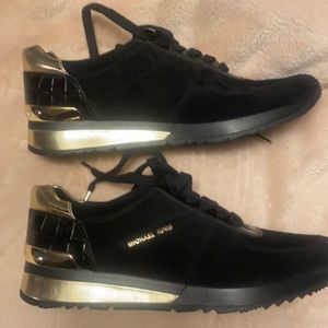 Size 10 Michael Kors sneakers model SG18G